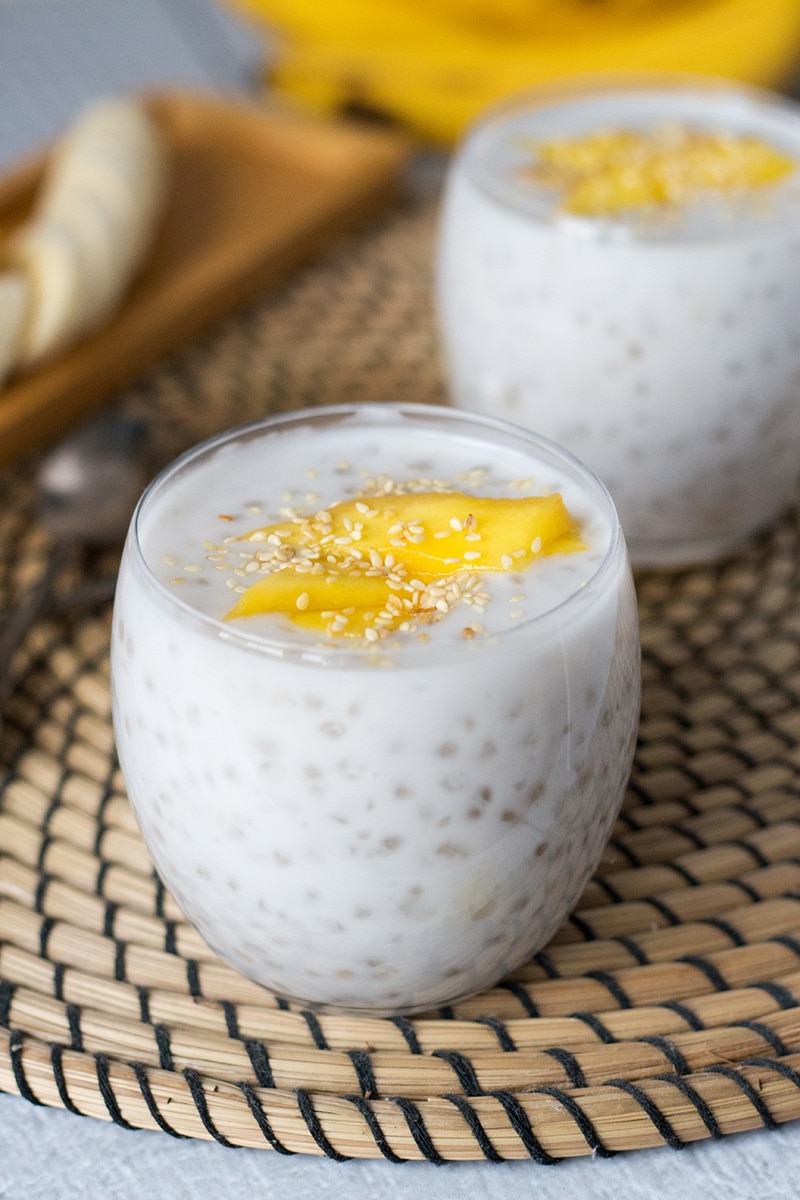 This Vietnamese banana tapioca pudding called Che Chuoi is awesome both warm and chilled! #pudding #vietnam #banana | cookingtheglobe.com