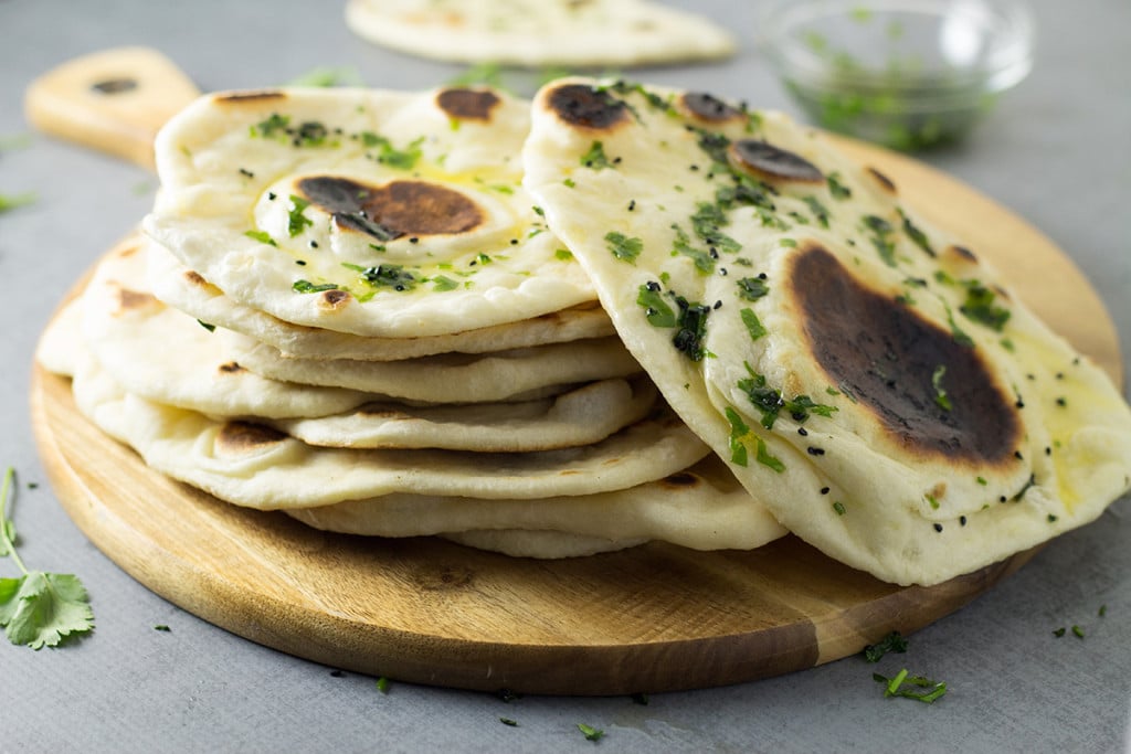 How to make Naan bread at home + authentic Indian recipe #indian #bread | cookingtheglobe.com