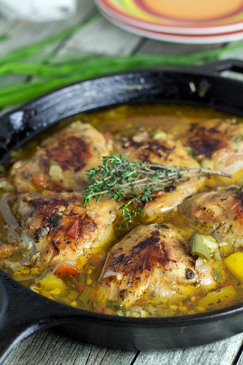 This Jamaican Brown Stew Chicken will bring the Caribbean to your home! | cookingtheglobe.com