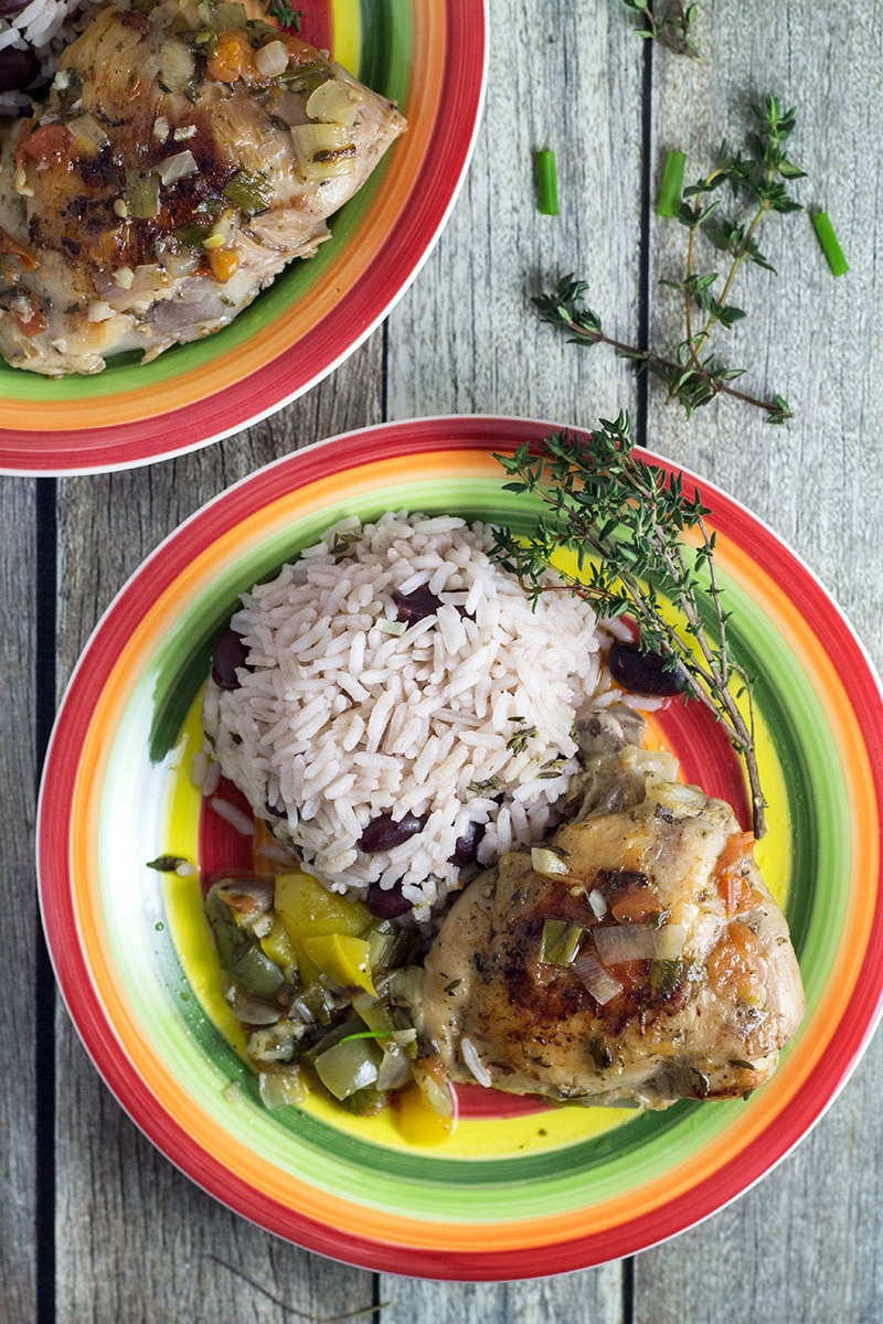 This Jamaican Brown Stew Chicken will bring the Caribbean to your home! | cookingtheglobe.com