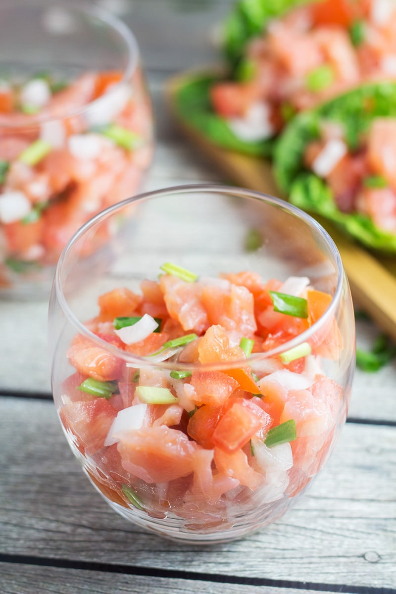 Lomi Lomi Salmon is a traditional Hawaiian side dish served at parties and gatherings. It requires only 4 ingredients and 10 minutes of your time! | cookingtheglobe.com