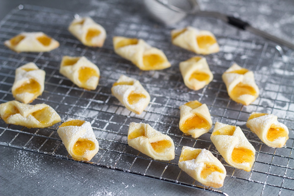 These Polish cream cheese cookies (Kolaczki or Kolacky) will be the best cookies you ever had! | cookingtheglobe.com