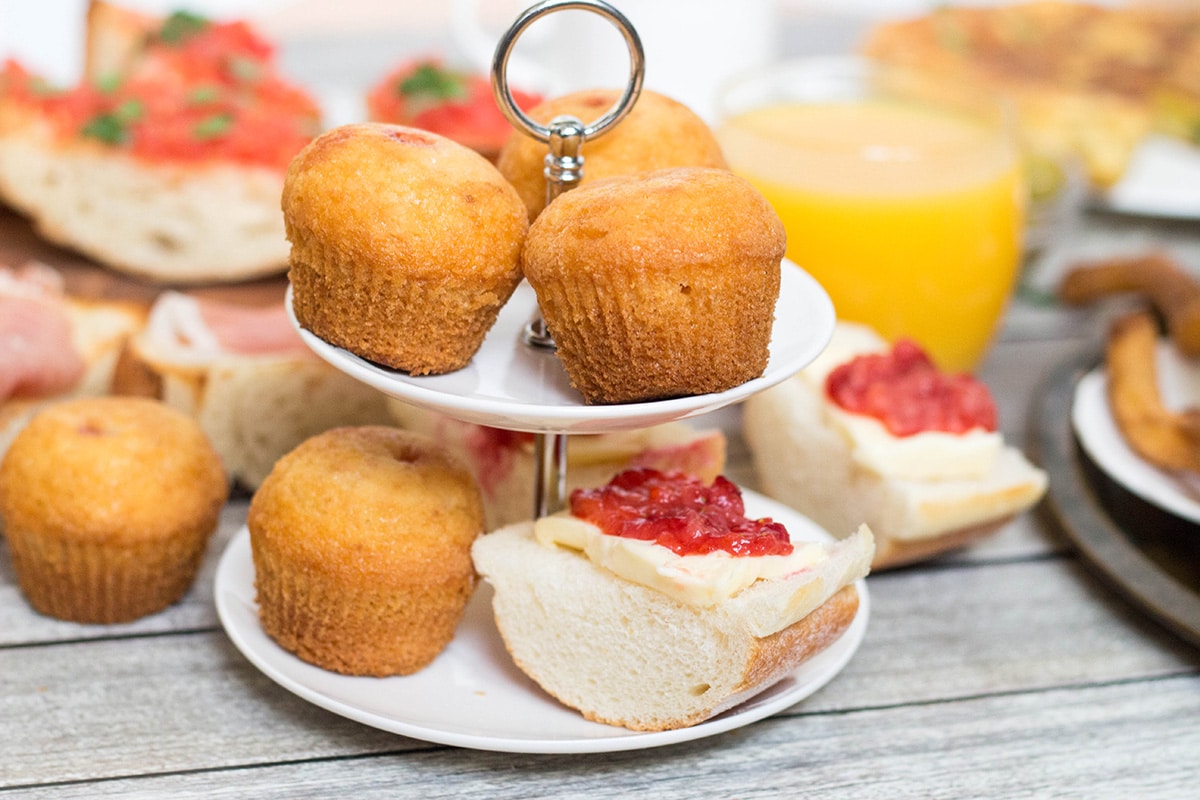 A look at the traditional Spanish breakfast featuring the famous Spanish potato omelette, churros and hot chocolate, and a big variety of delicious sandwiches!