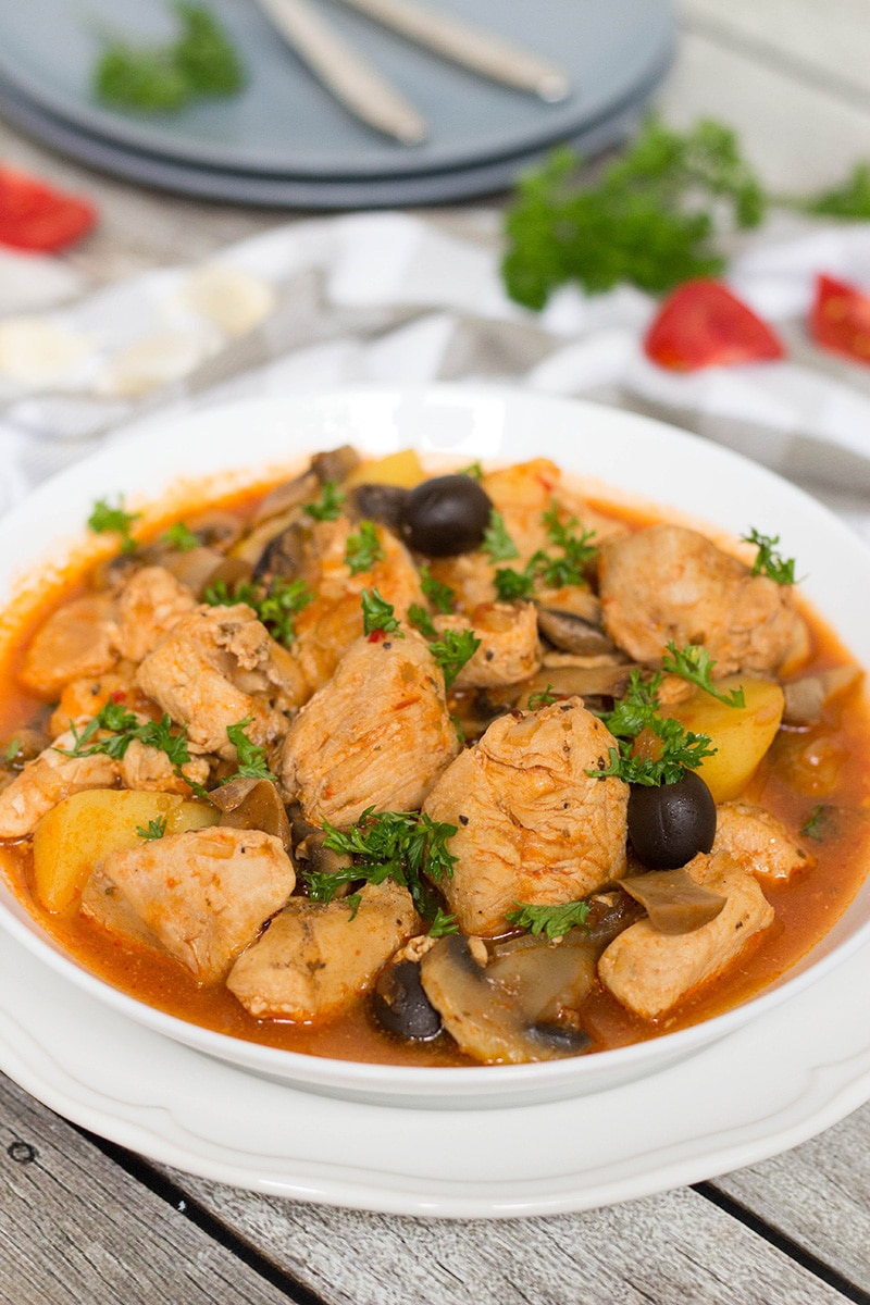 This traditional Puerto Rican Chicken Stew (Pollo Guisado) is easy and quick to make. Perfect as a weeknight dinner! | cookingtheglobe.com