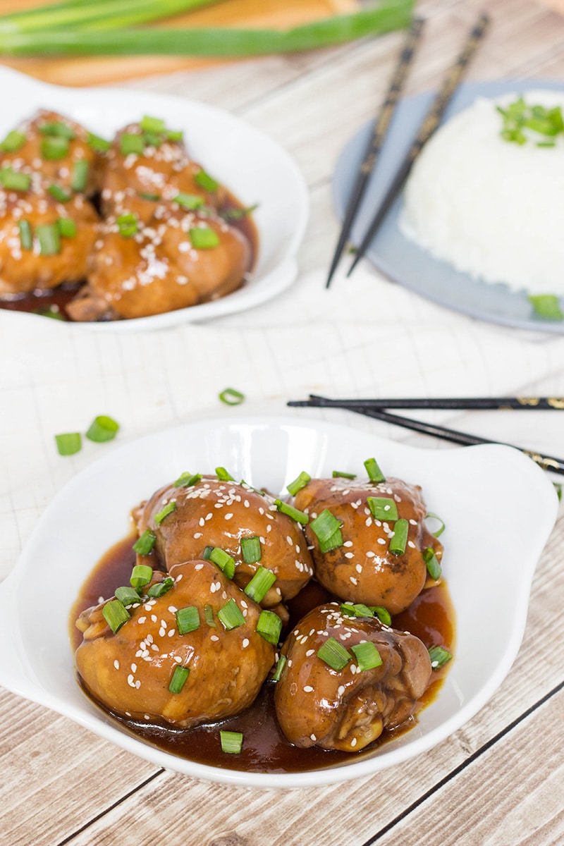 Hawaiian Shoyu Chicken is an Asian inspired dish where poultry is simmered in a fantastic soy based sauce. This one is really easy and quick to make. Perfect weeknight dinner! | cookingtheglobe.com