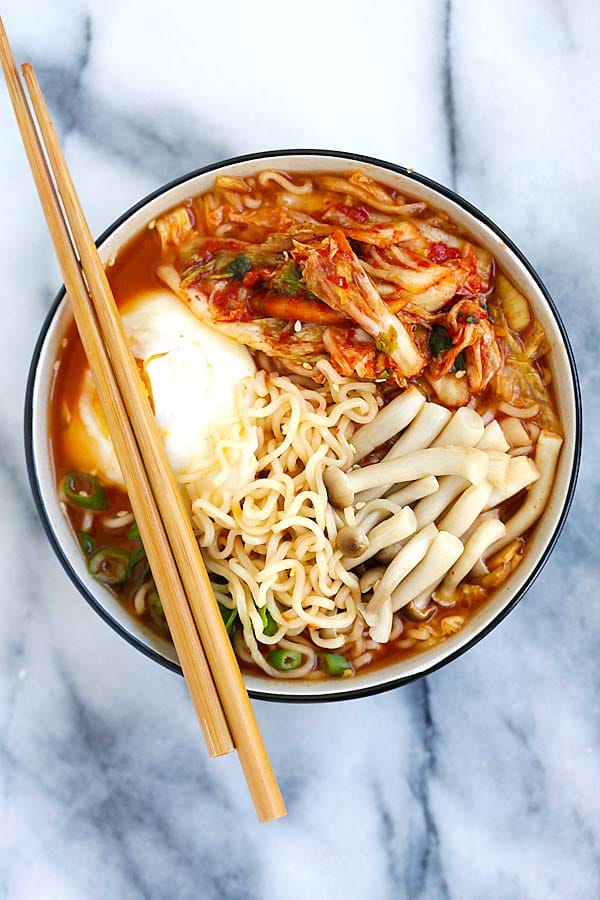 24 ridiculously addictive Gochujang recipes to enjoy this sweet and spicy Korean chili paste! #Korean #Asian #spicy | cookingtheglobe.com