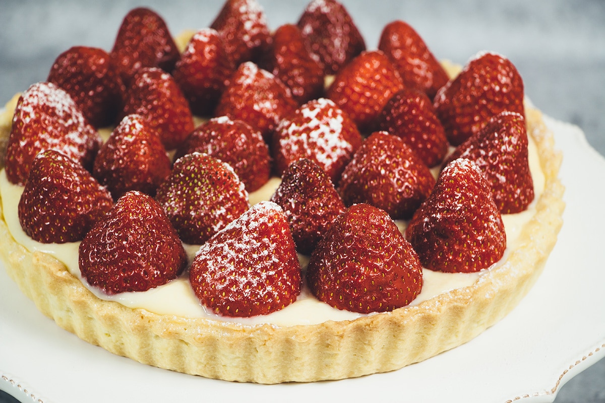 strawberry-tart-the-classic-french-recipe-with-pastry-cream