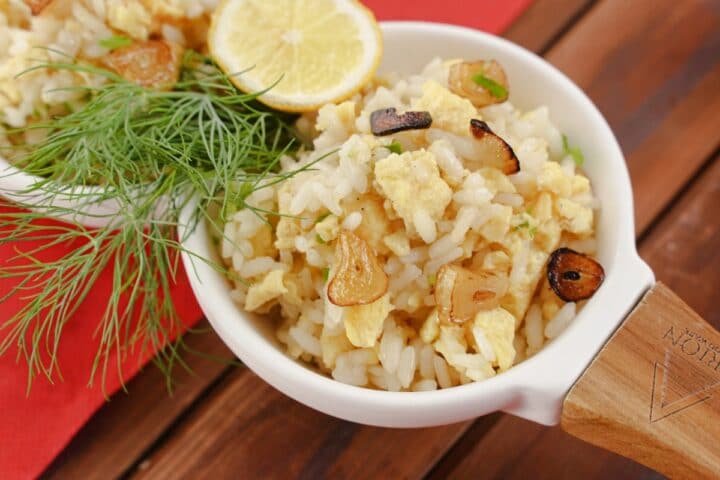 Japanese Garlic Fried Rice Recipe - Cooking The Globe