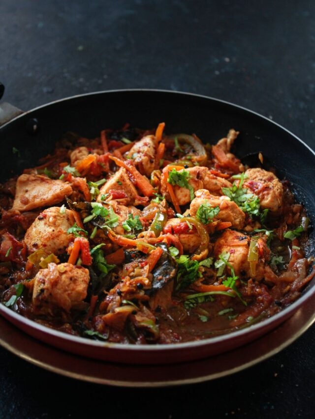 Easy Indian Chicken Jalfrezi Stir Fry Curry Recipe - Cooking The Globe