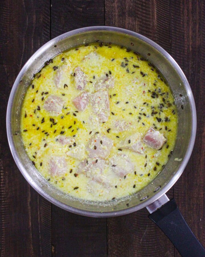 Simple Indian Chicken Curry - Cooking The Globe