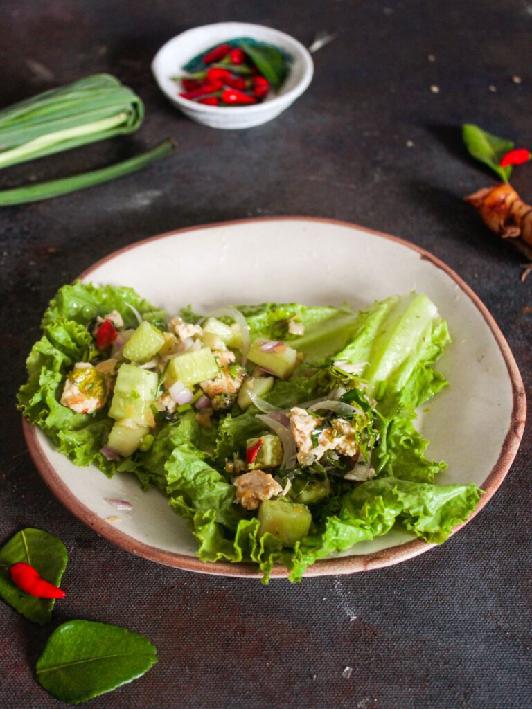 Easy Thai Chicken Larb Salad Recipe Cooking The Globe